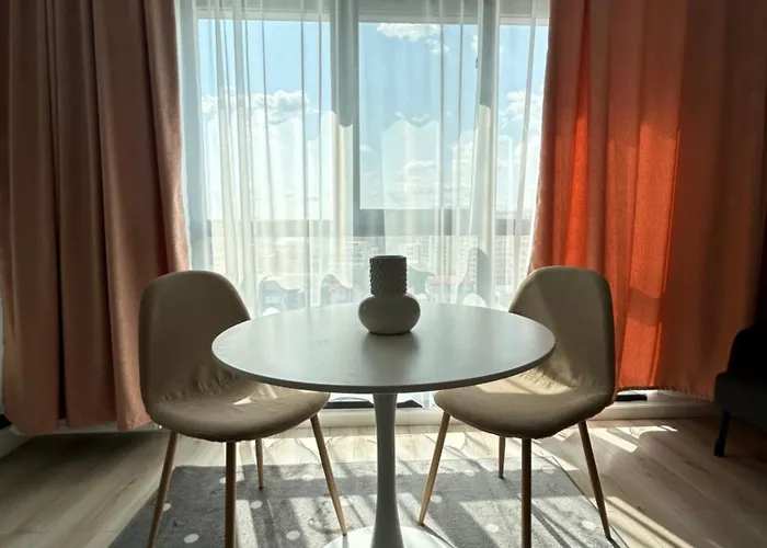 Elegant Studio With City Views - Prime Location - 02