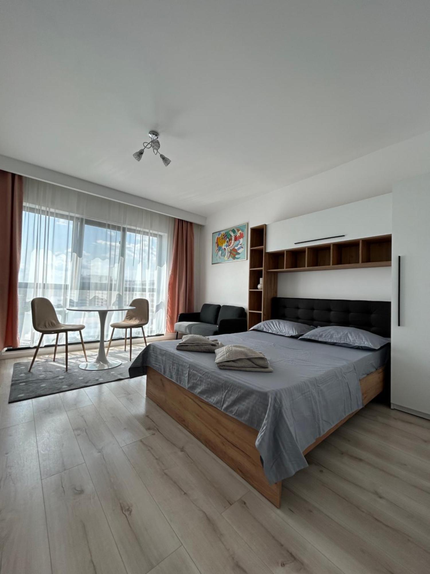 Elegant With Views - Prime Location - 02 Appartamento Bucarest