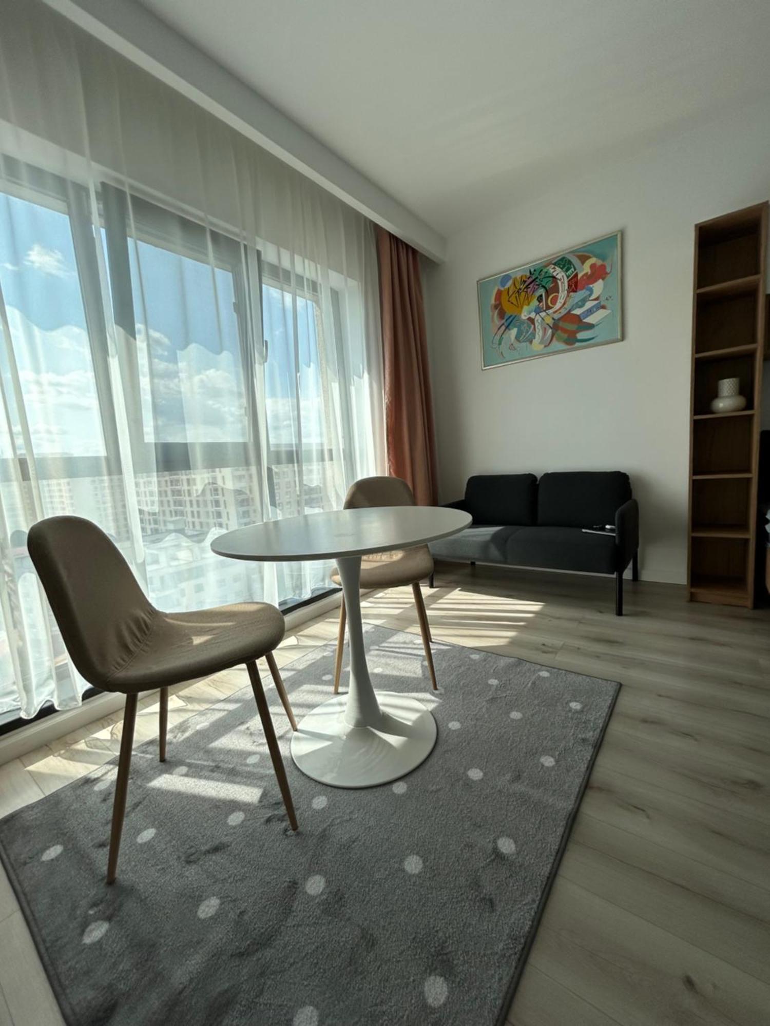 Elegant With Views - Prime Location - 02 Appartamento *